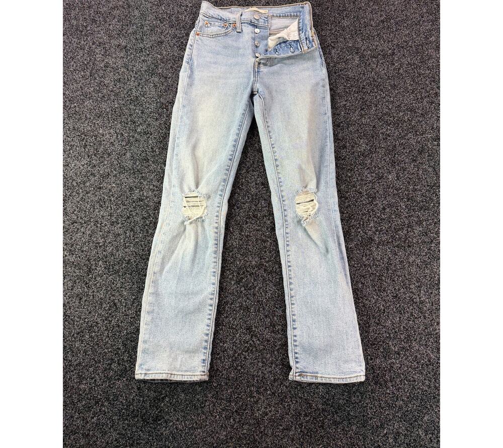 Levi's Premium Wedgie Straight Jeans Women's 24 Light Wash Button Fly